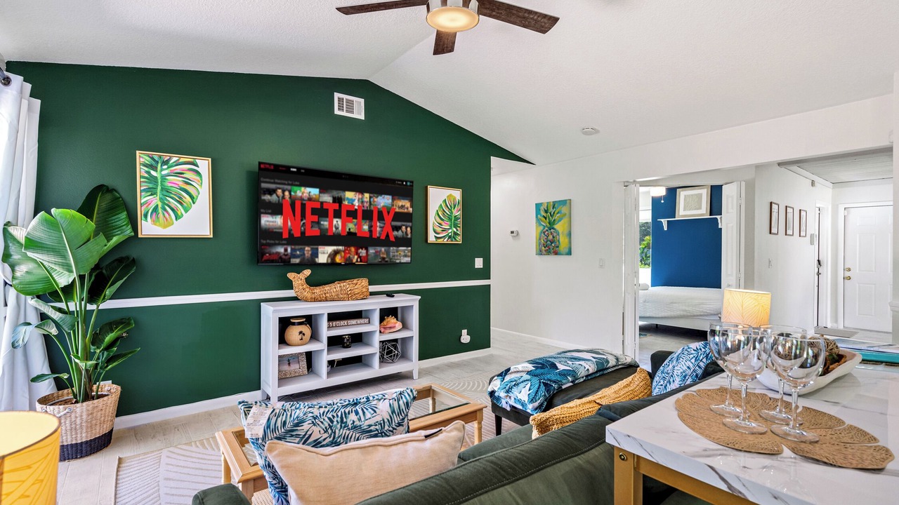 Photo of Livingroom in Jupiter Landing