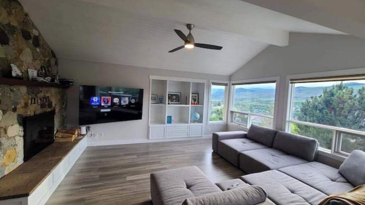 Photo of Livingroom in Vernon