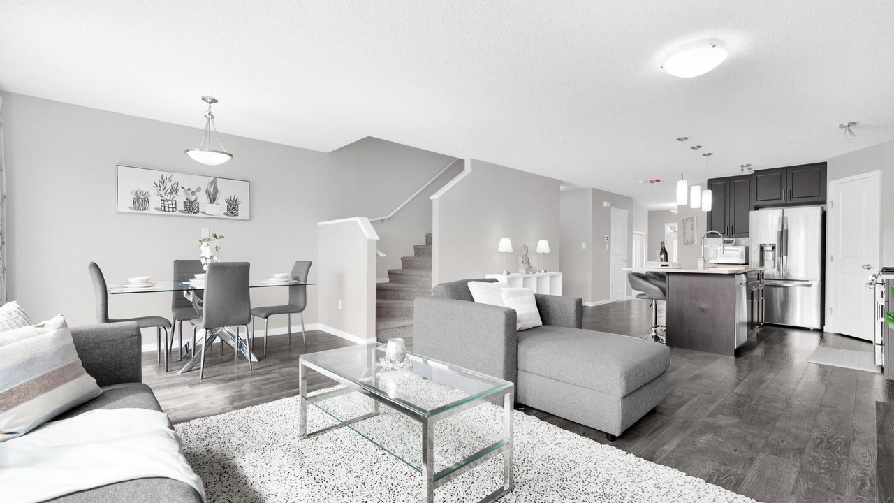 Photo of Livingroom in Southeast Edmonton