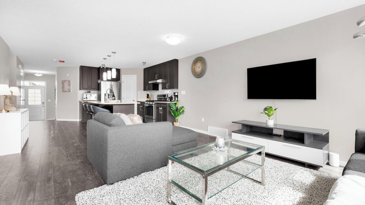 Photo of Livingroom in Southeast Edmonton