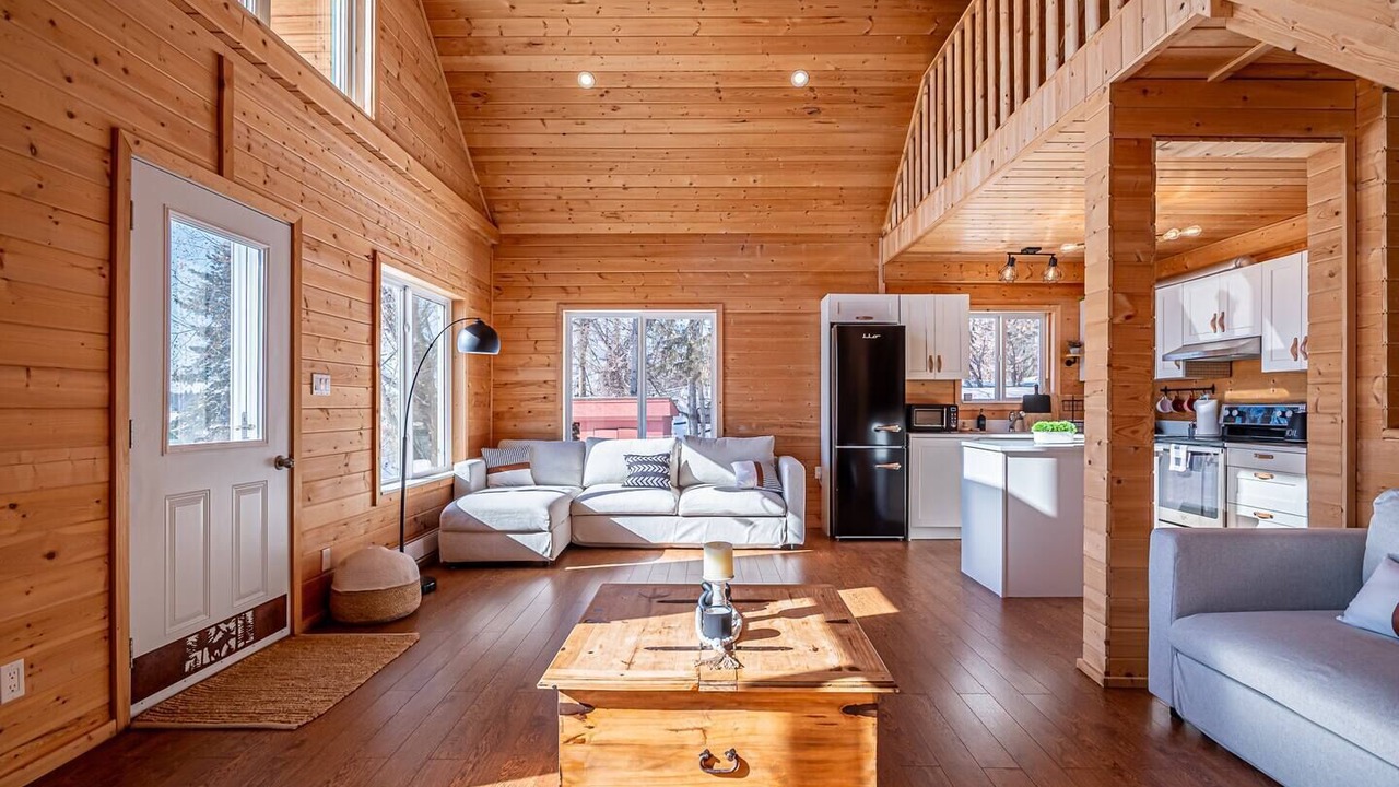 Photo of Livingroom in Central Alberta