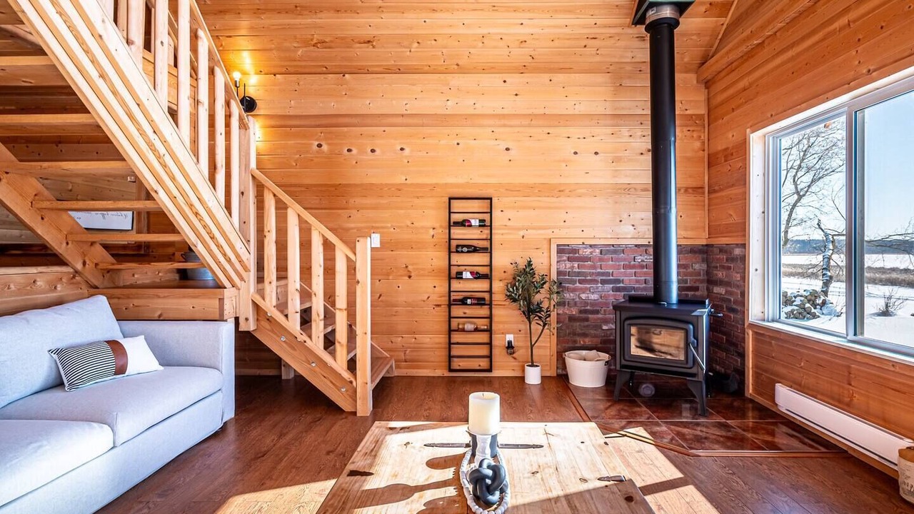 Photo of Livingroom in Central Alberta