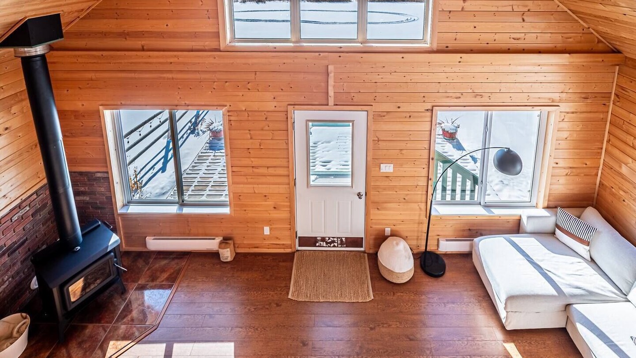 Photo of Livingroom in Central Alberta