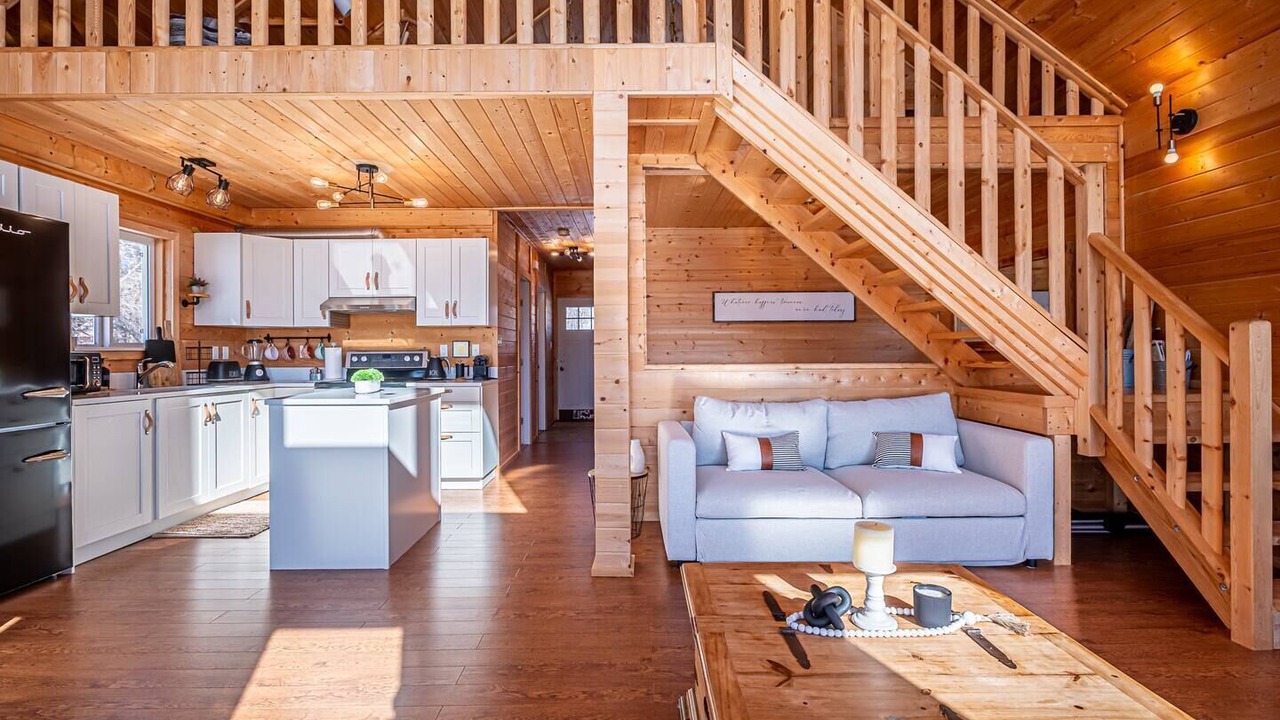 Photo of Livingroom in Central Alberta