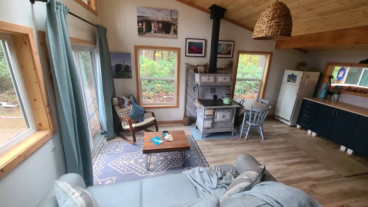 Photo of Livingroom in Savary Island