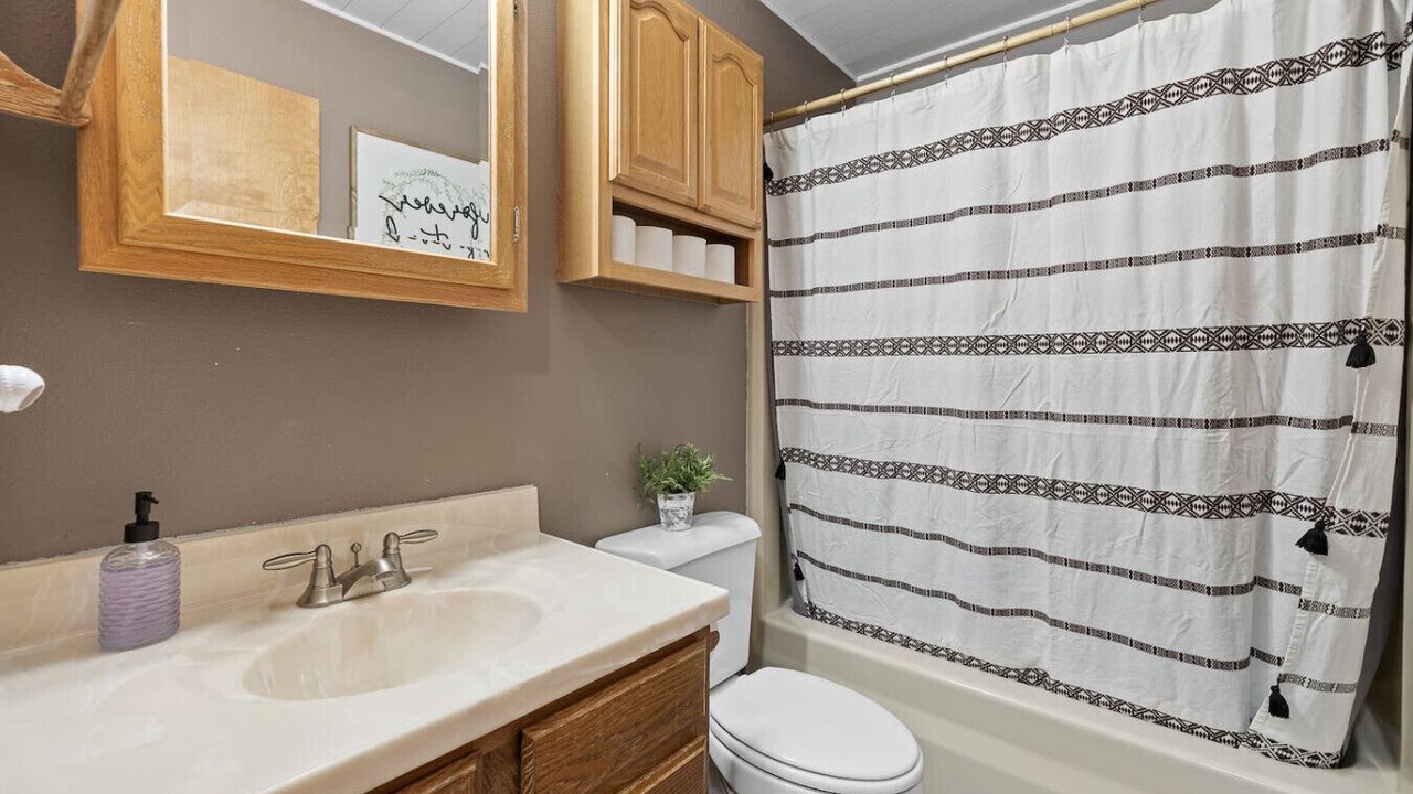 Photo of Bathroom in Colonial Pine Hills