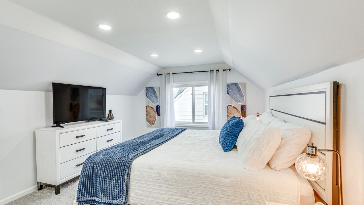 Photo of Bedroom in Maple Heights