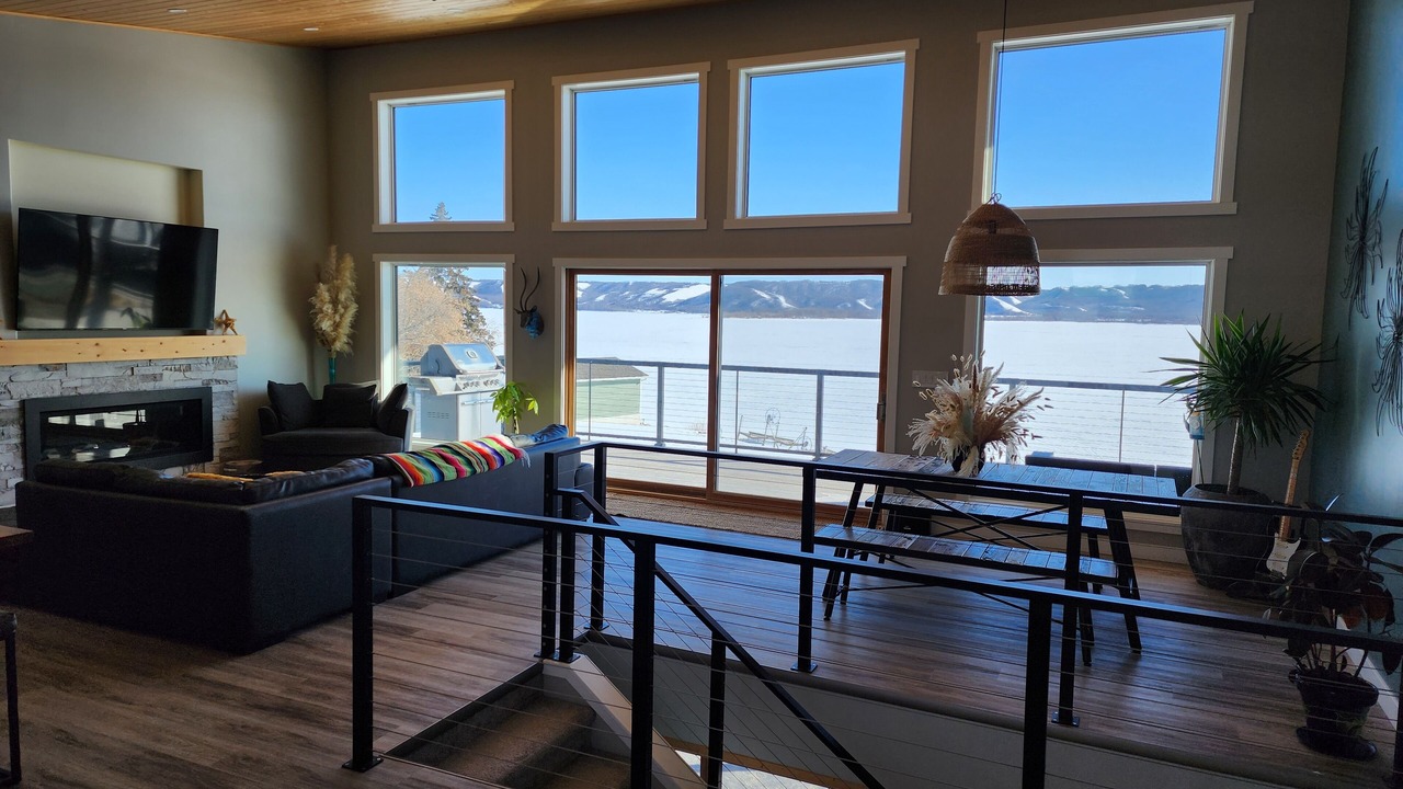 Photo of Livingroom in Pasqua Lake