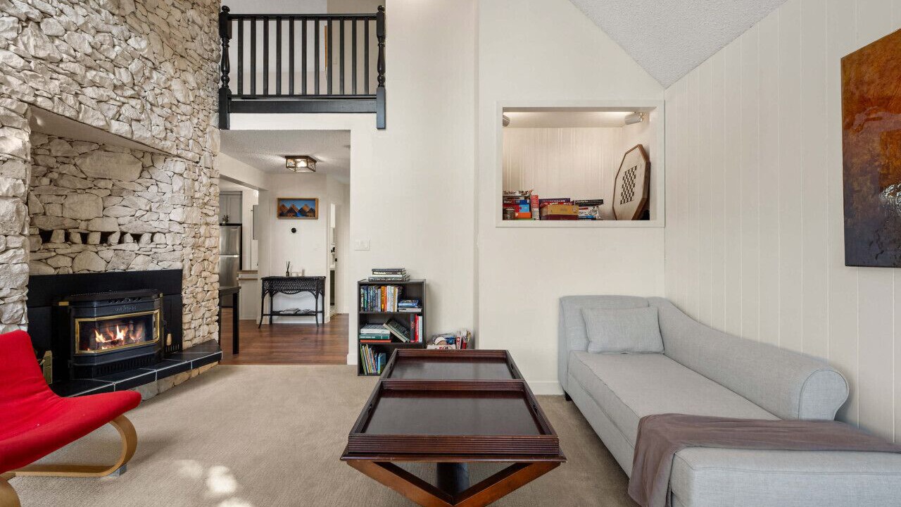 Photo of Livingroom in East Kootenay