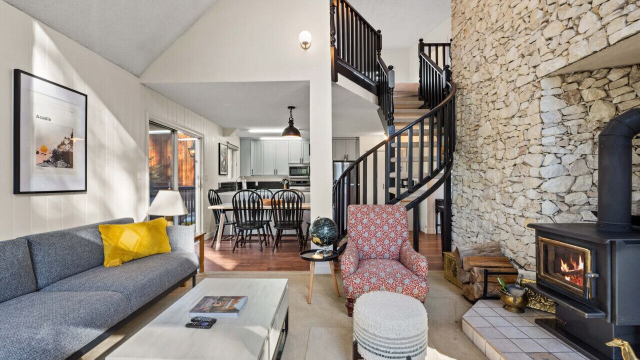 Photo of Livingroom in East Kootenay