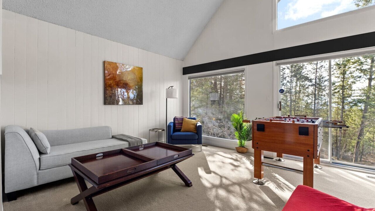 Photo of Livingroom in East Kootenay
