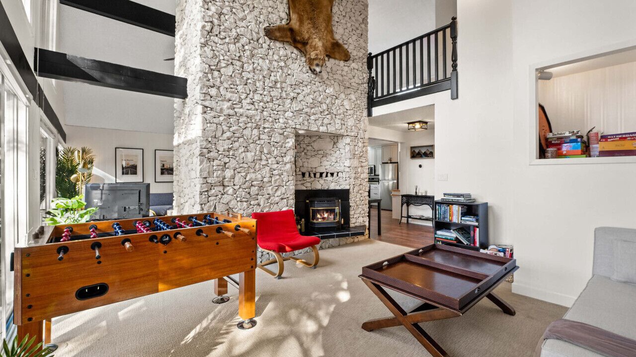 Photo of Livingroom in East Kootenay