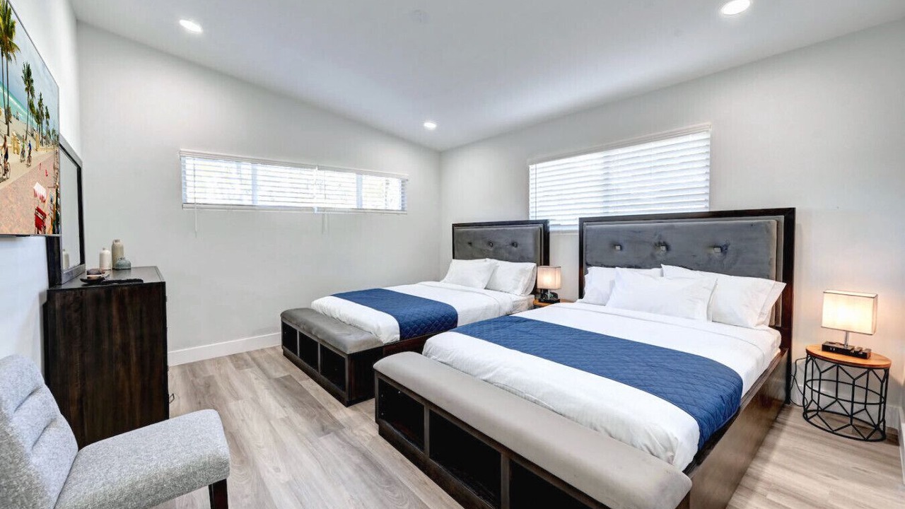 Photo of Bedroom in Hollywood Lakes