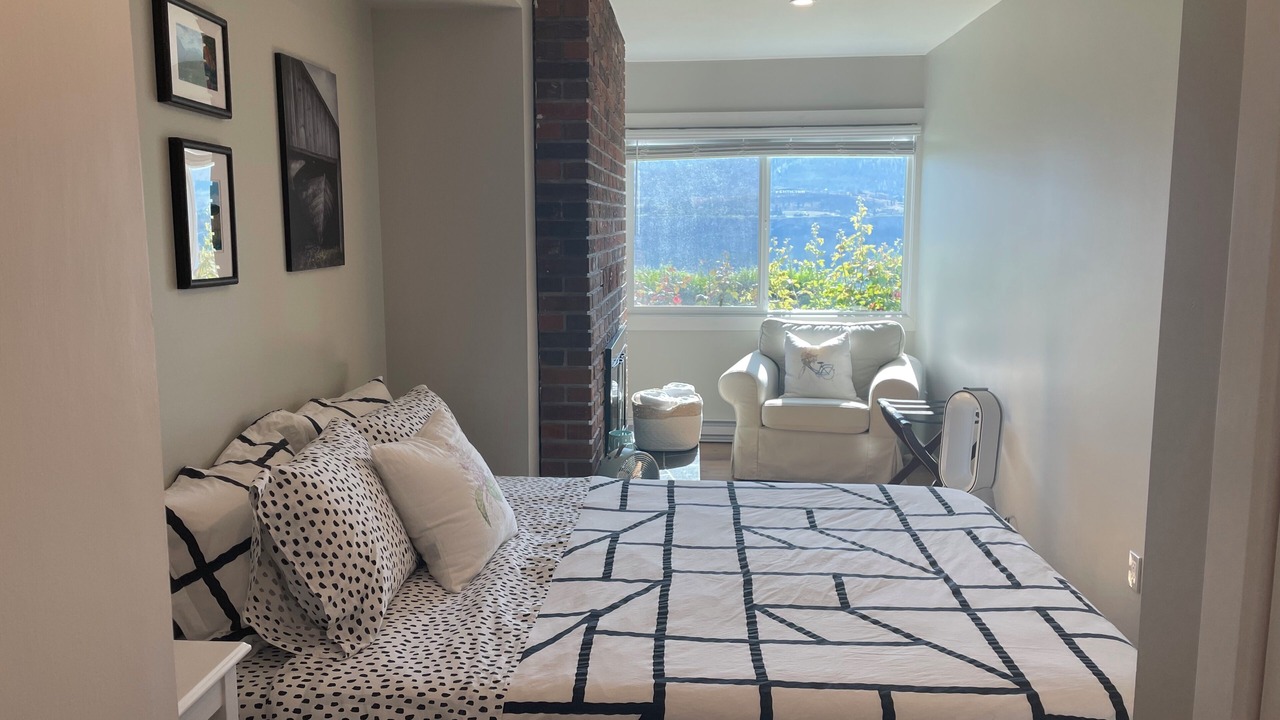 Photo of Bedroom in Okanagan-Similkameen