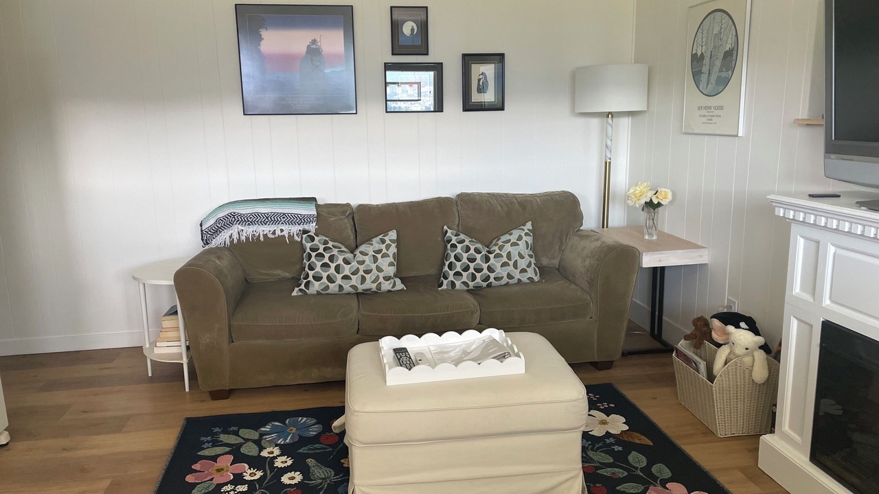 Photo of Livingroom in Okanagan-Similkameen