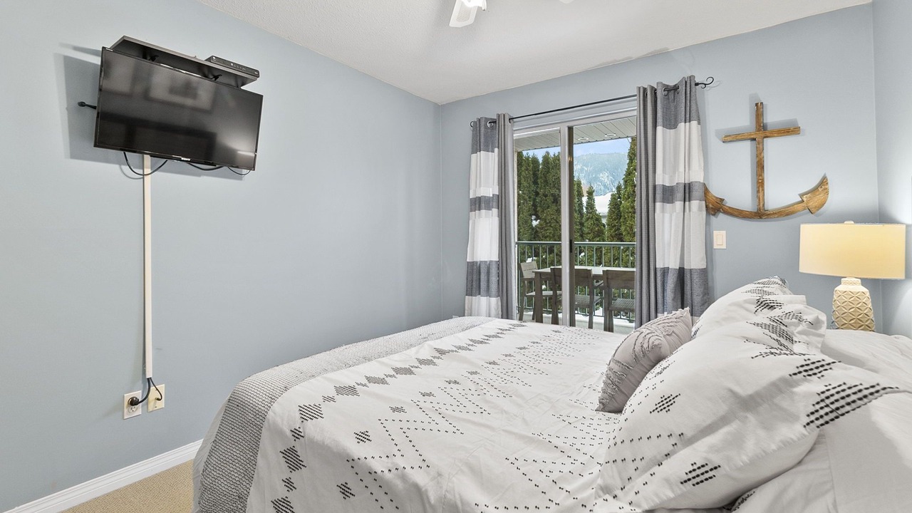 Photo of Bedroom in Sicamous