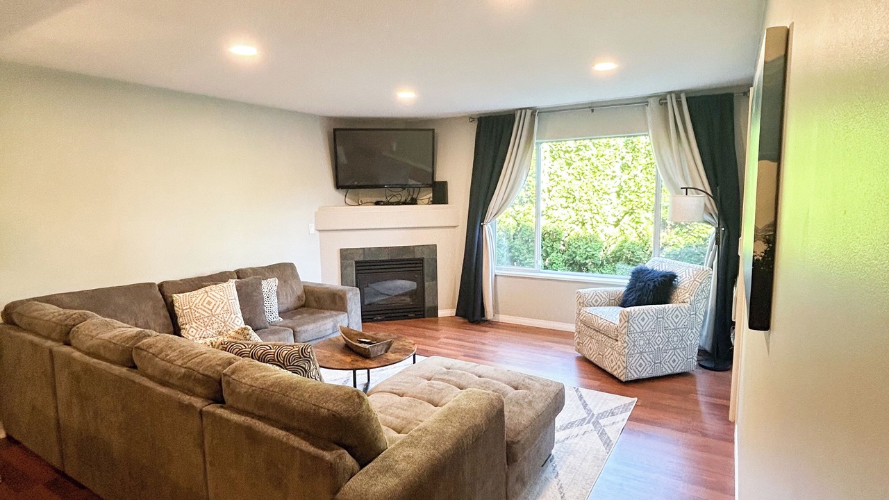 Photo of Livingroom in Sicamous