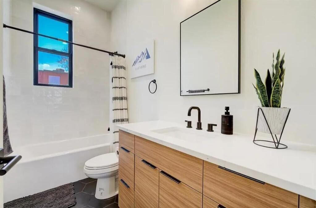Photo of Bathroom in Curtis Park