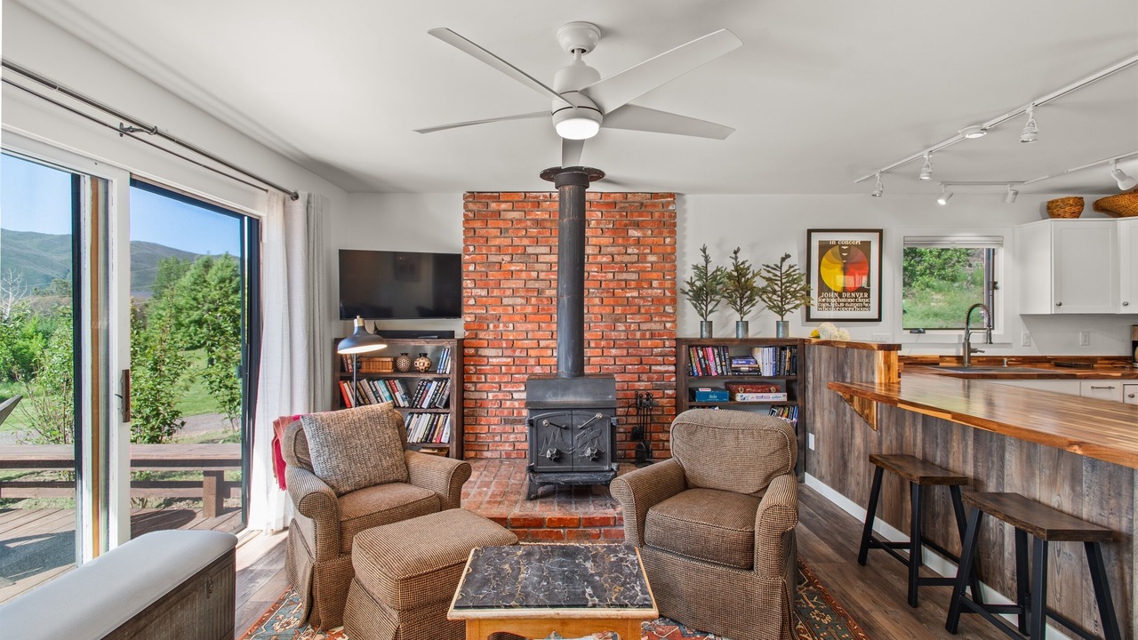 Photo of Livingroom in Basalt
