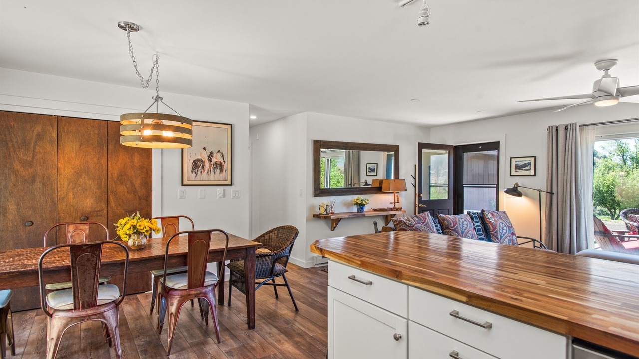 Photo of Livingroom in Basalt