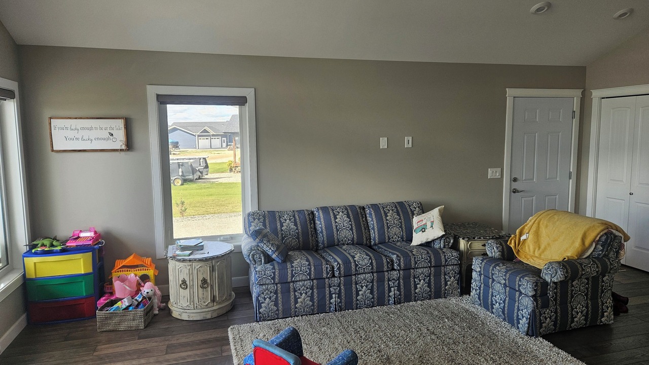 Photo of Livingroom in Elbow