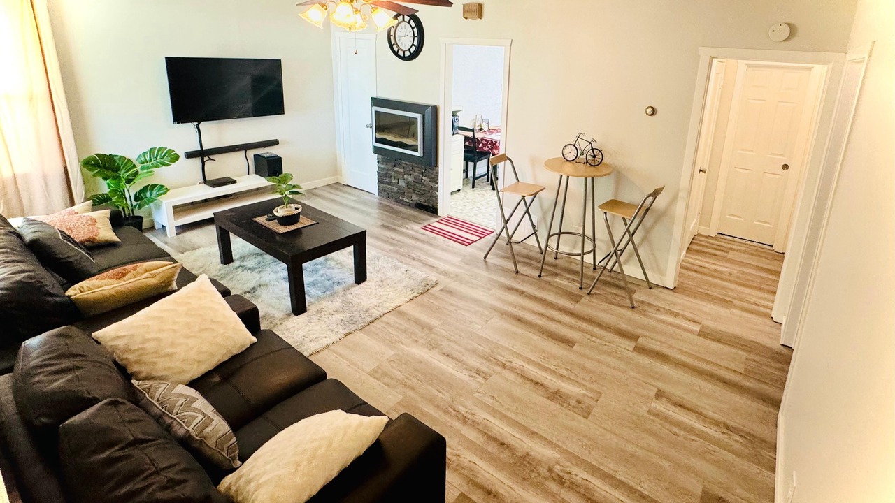 Photo of Livingroom in Leduc