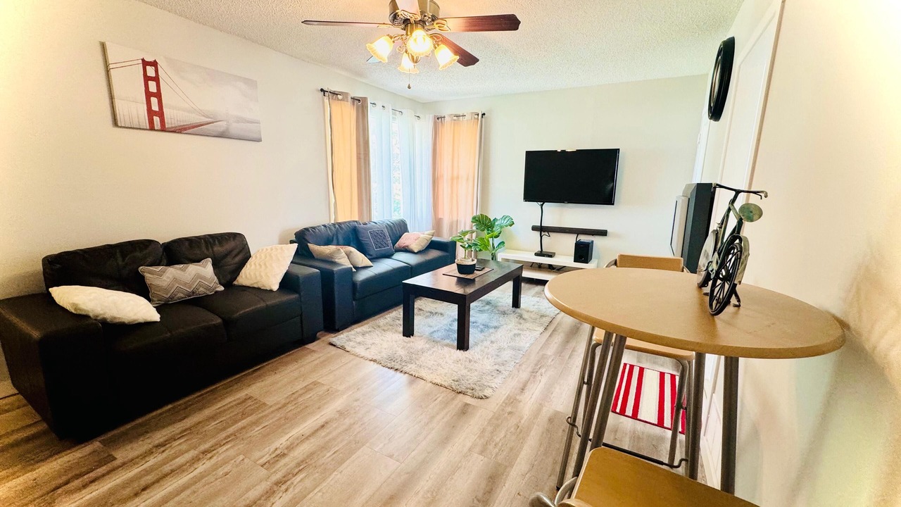 Photo of Livingroom in Leduc