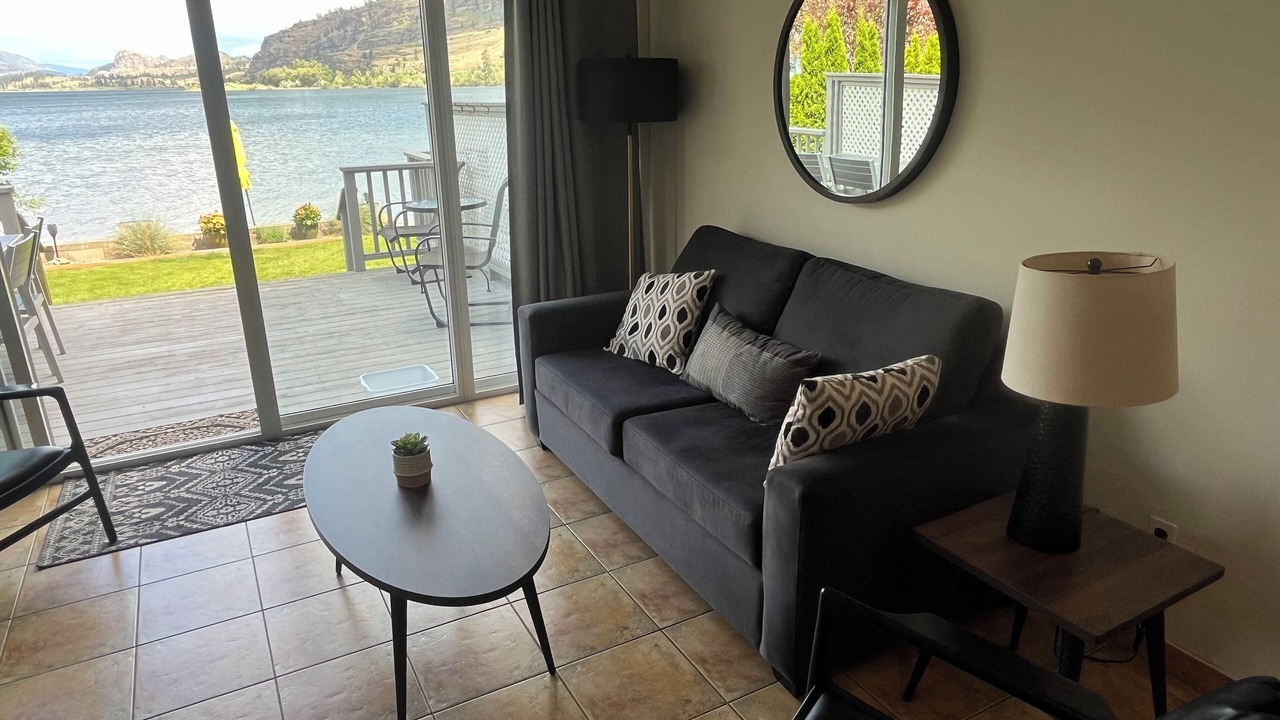 Photo of Livingroom in Okanagan-Similkameen