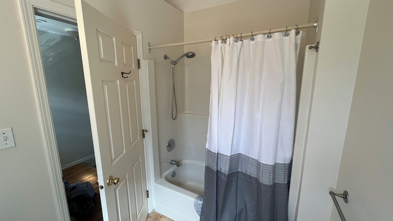 Photo of Bathroom in Okanagan-Similkameen