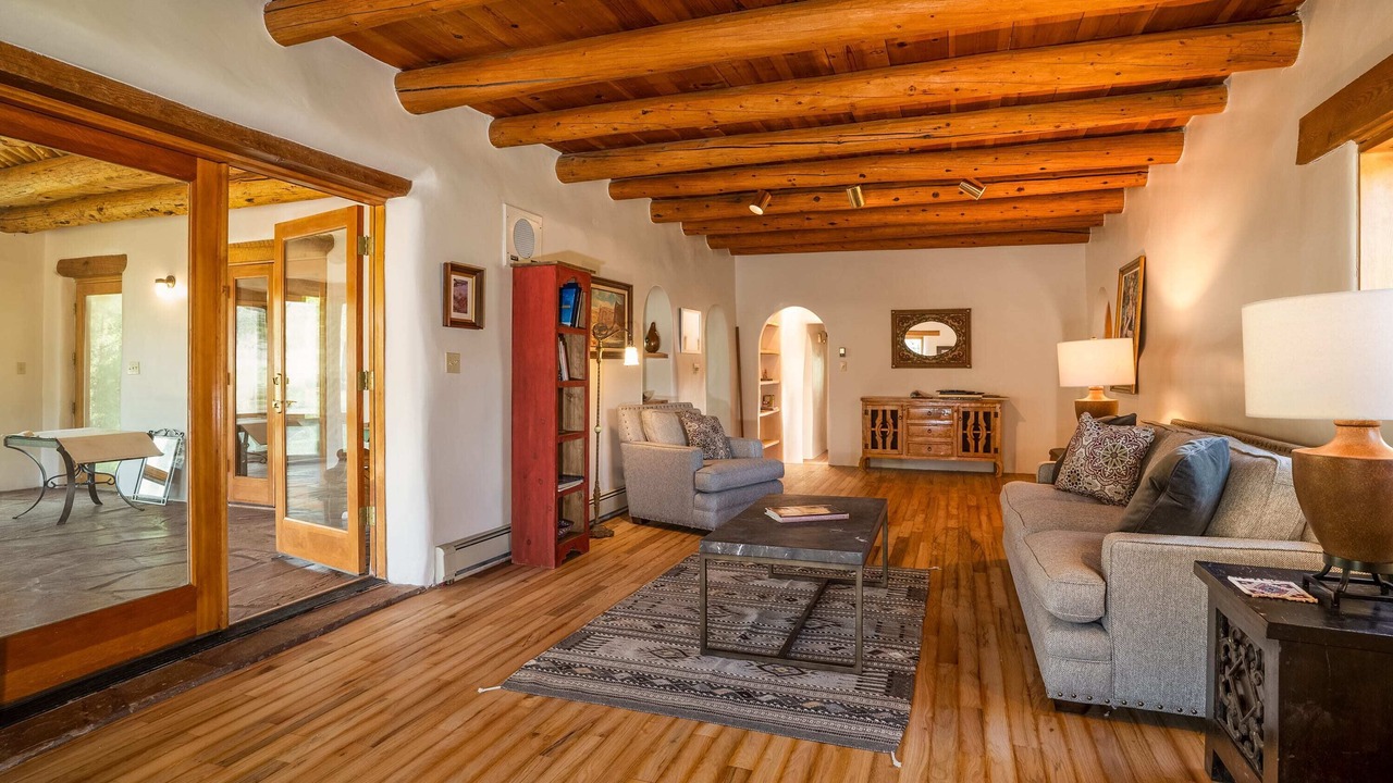Photo of Livingroom in Taos