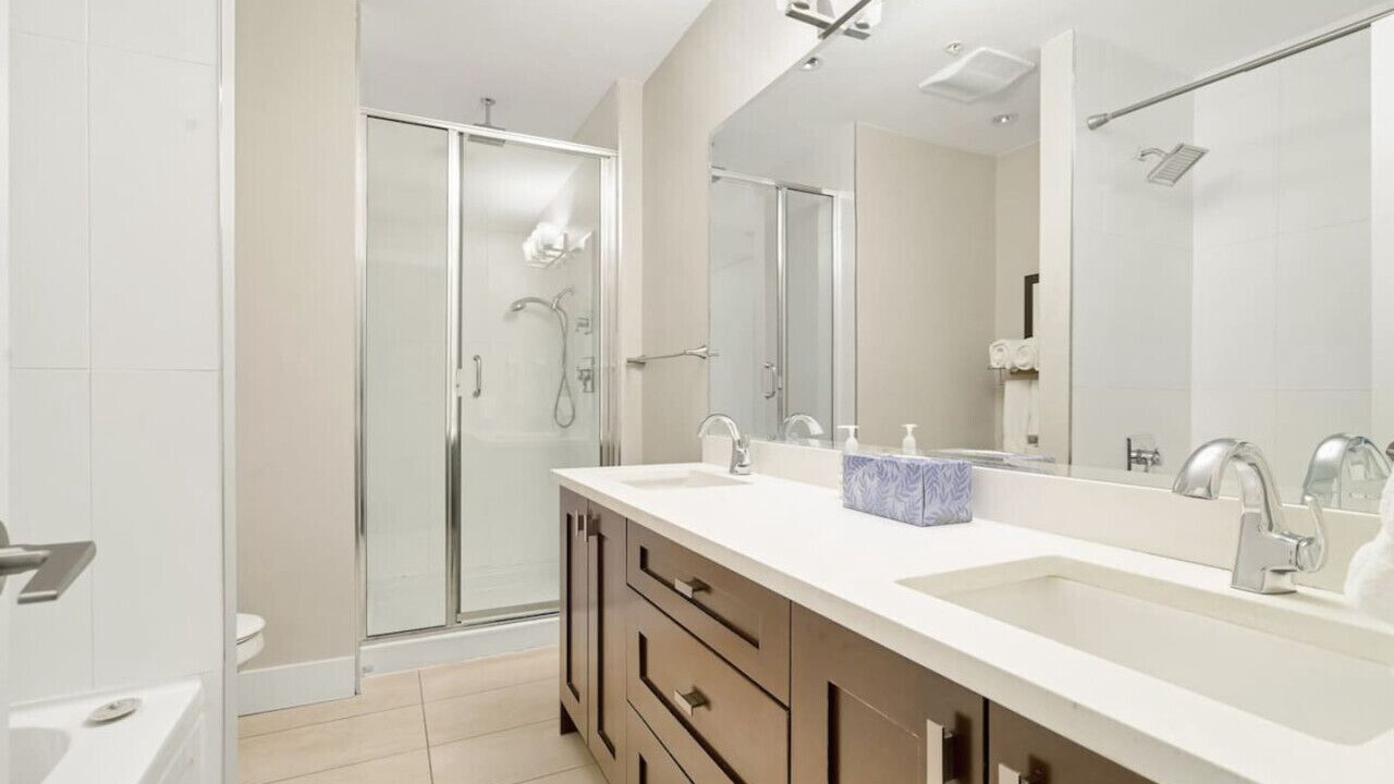 Photo of Bathroom in Harrison Hot Springs