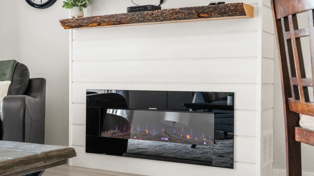 Photo of Livingroom in East Kootenay