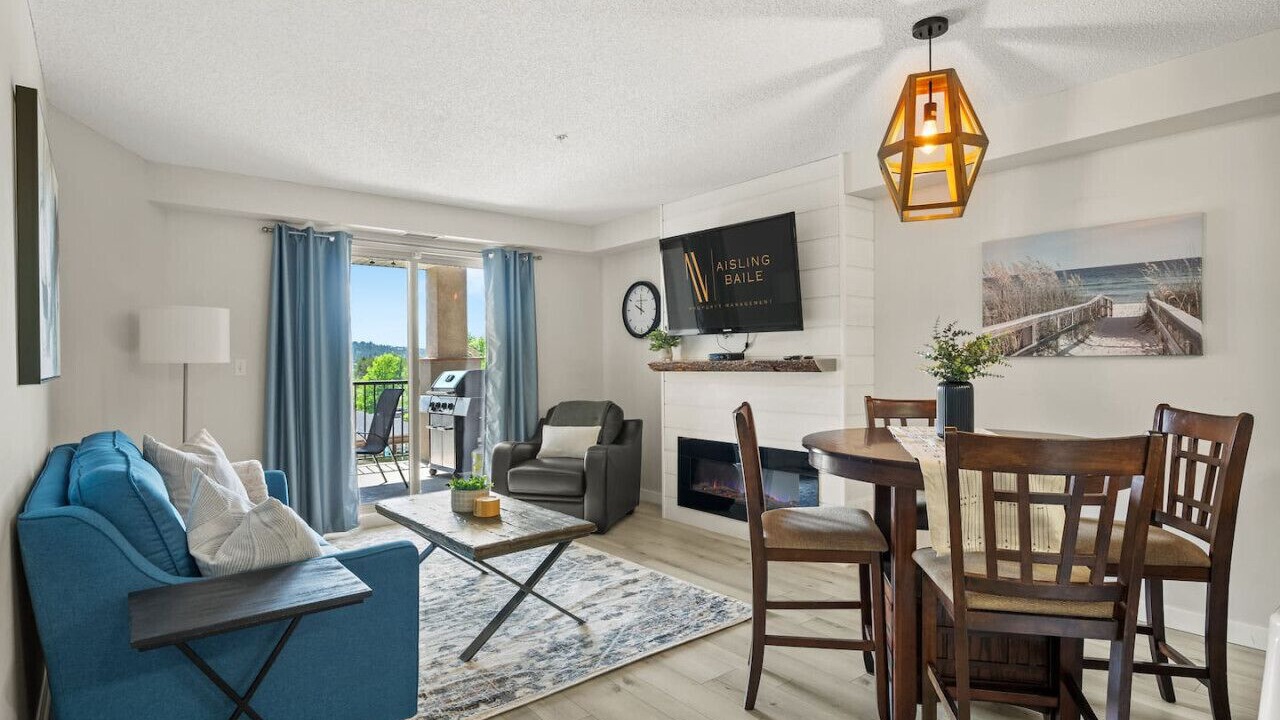 Photo of Livingroom in East Kootenay