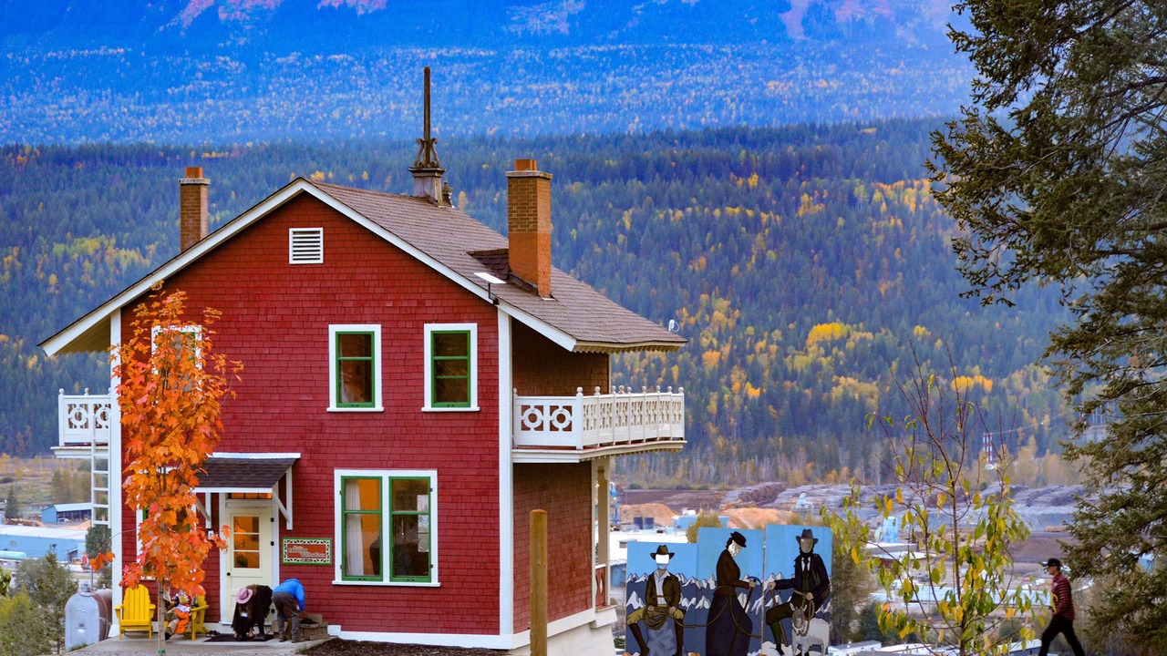Photo of Others in Golden