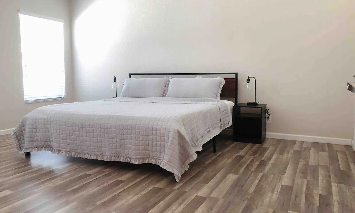Photo of Bedroom in Greenview Shores