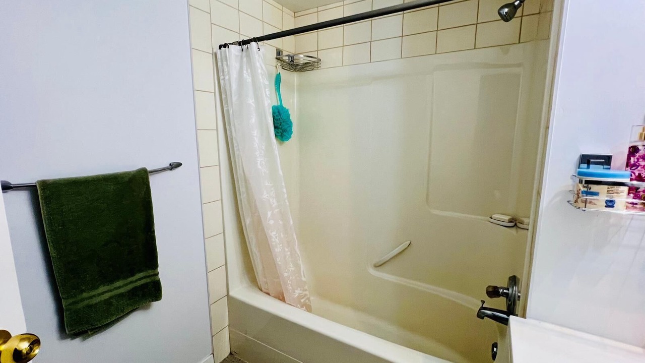 Photo of Bathroom in Saanich West