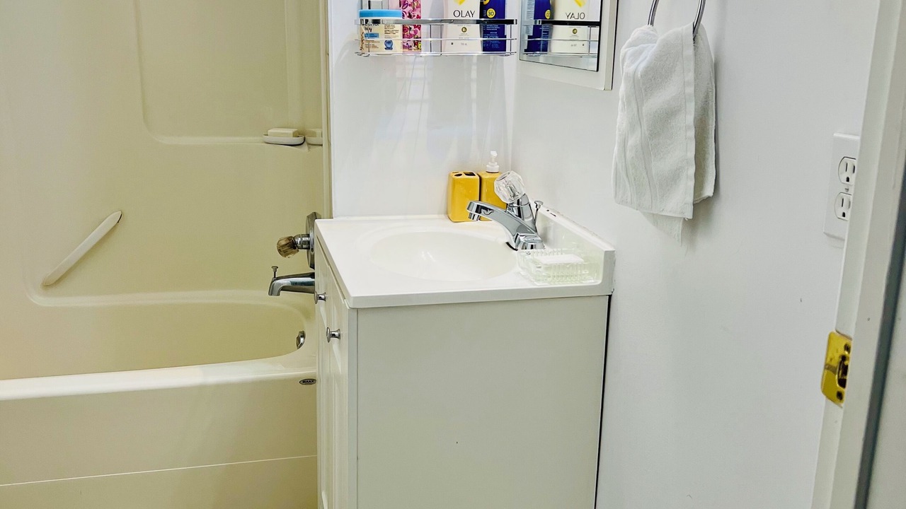 Photo of Bathroom in Saanich West