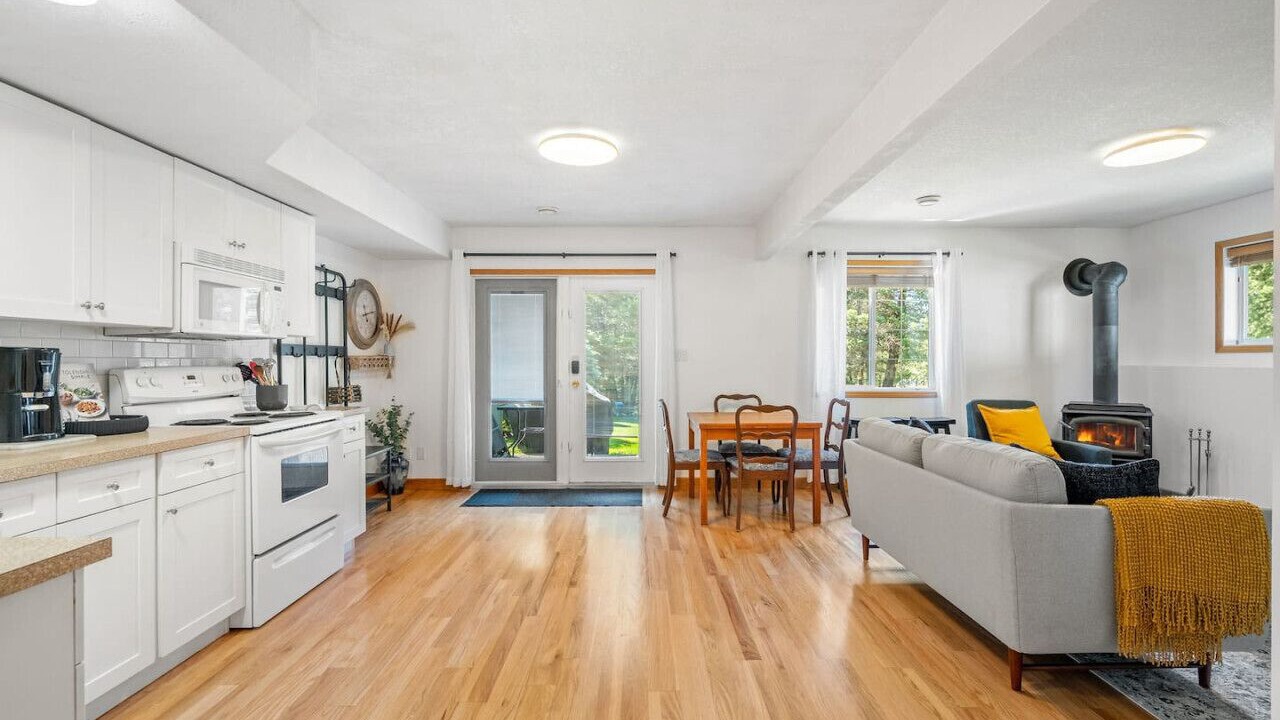 Photo of Livingroom in East Kootenay