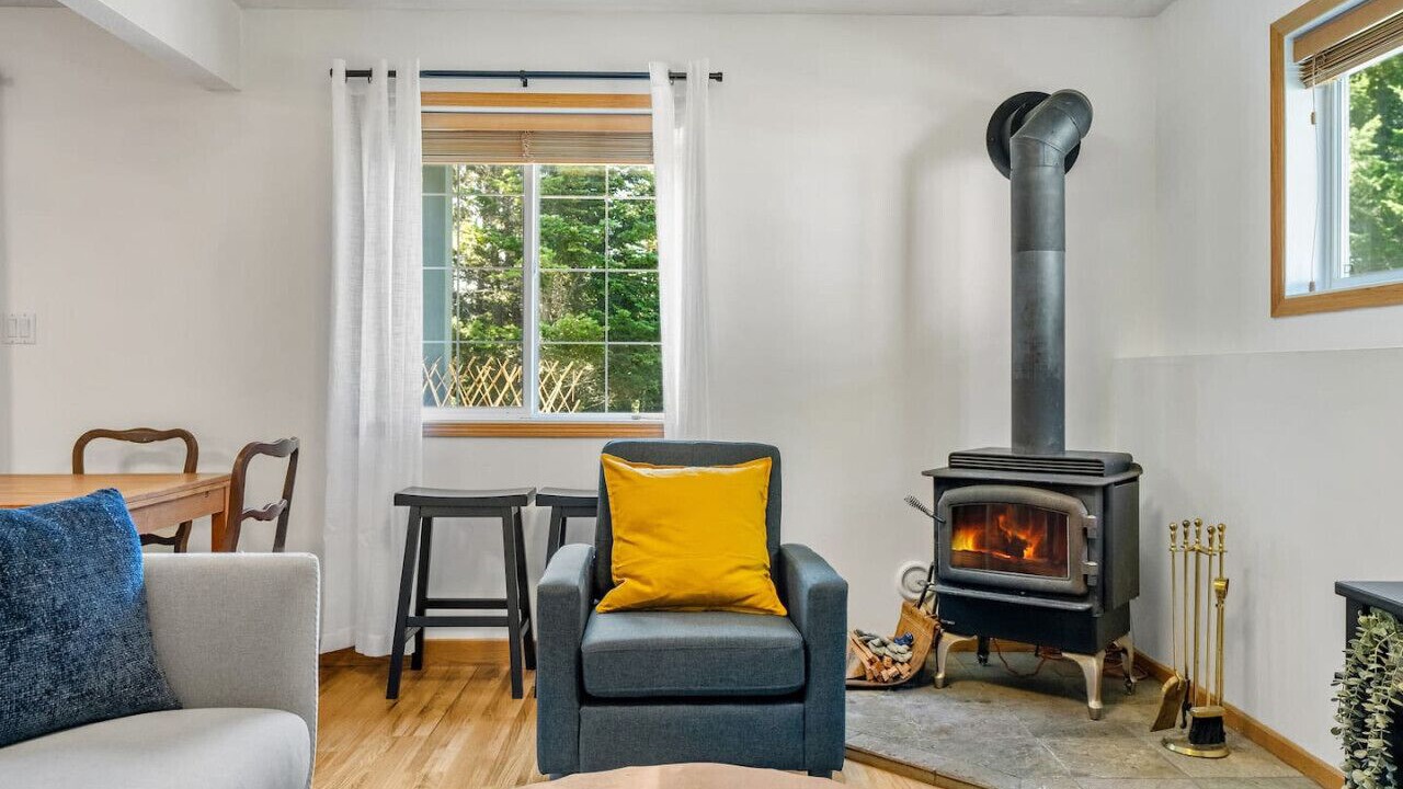Photo of Livingroom in East Kootenay