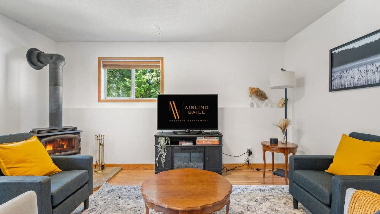 Photo of Livingroom in East Kootenay