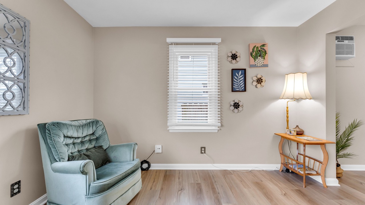 Photo of Livingroom in Cuyahoga Falls