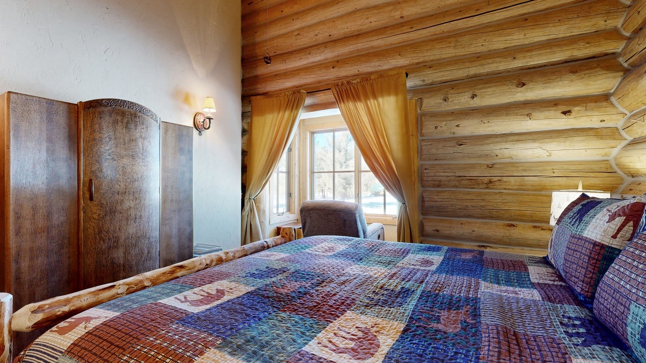 Photo of Bedroom in South Fork