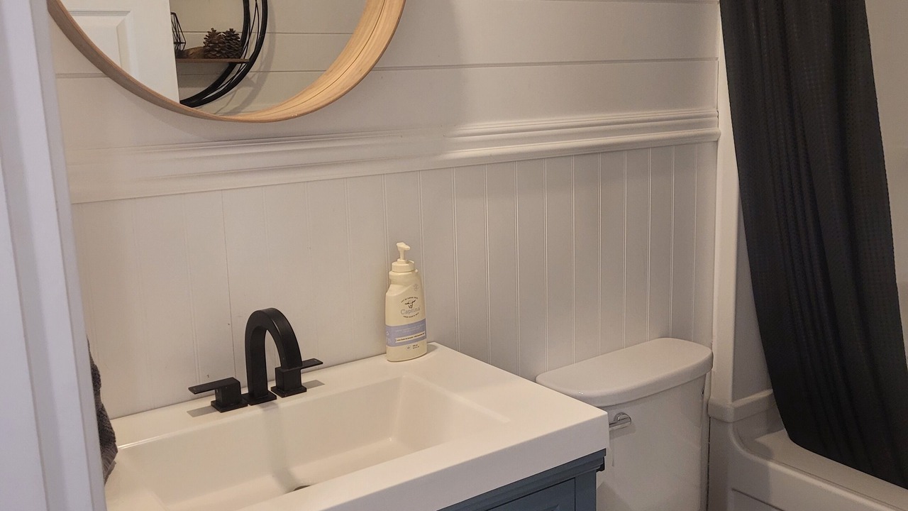 Photo of Bathroom in Okanagan-Similkameen