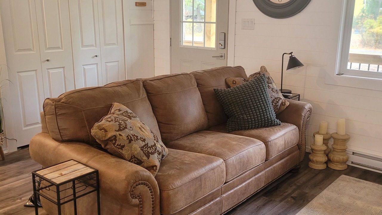 Photo of Livingroom in Okanagan-Similkameen
