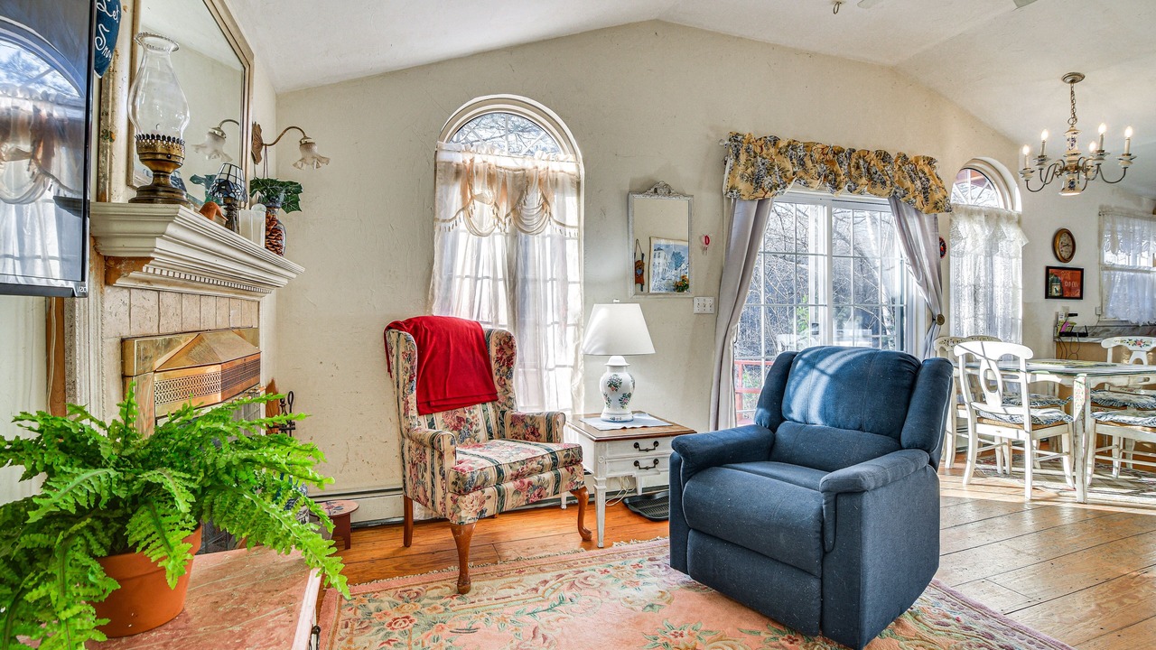 Photo of Livingroom in Bartlett