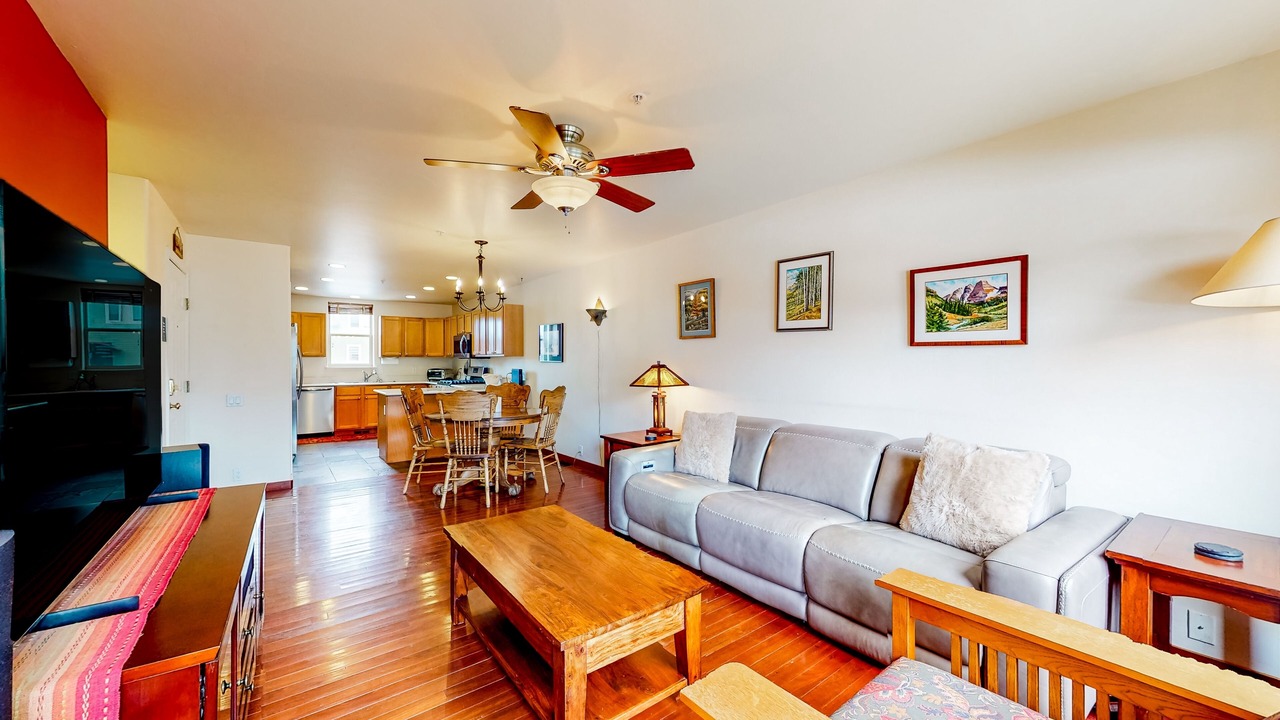 Photo of Livingroom in Basalt