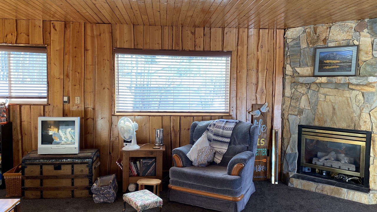 Photo of Livingroom in Central Alberta