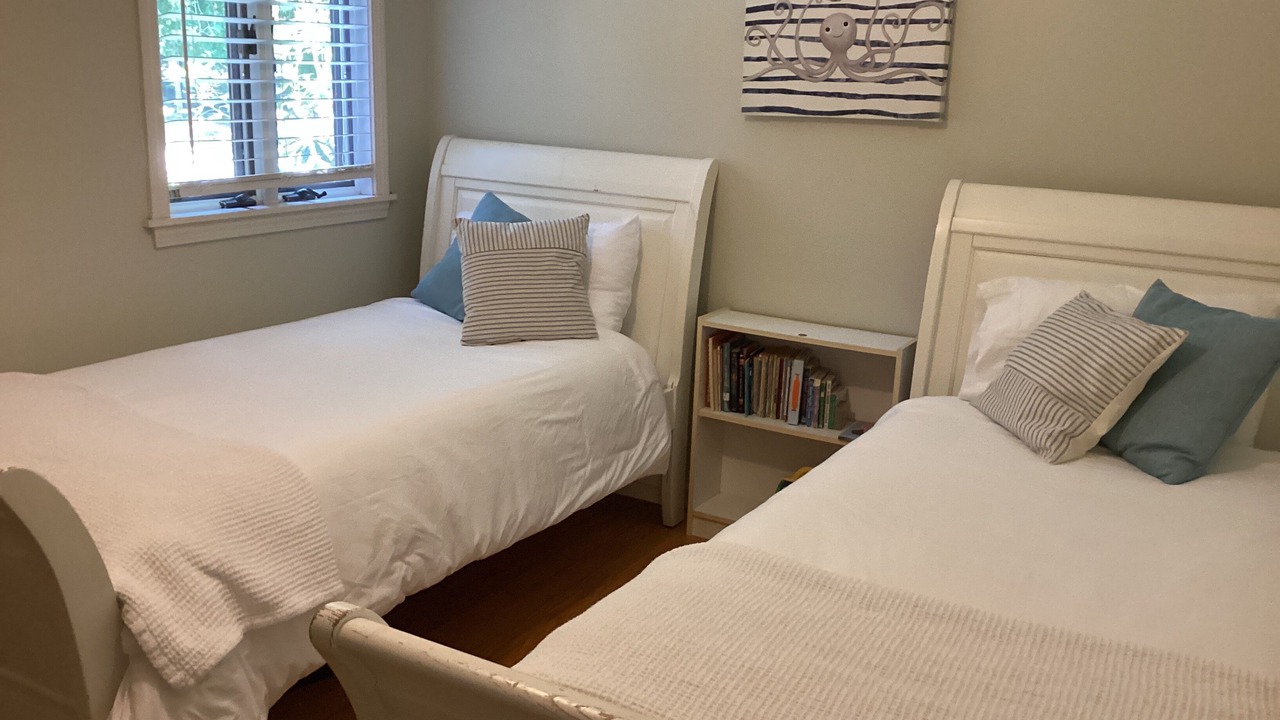Photo of Bedroom in West Tremont