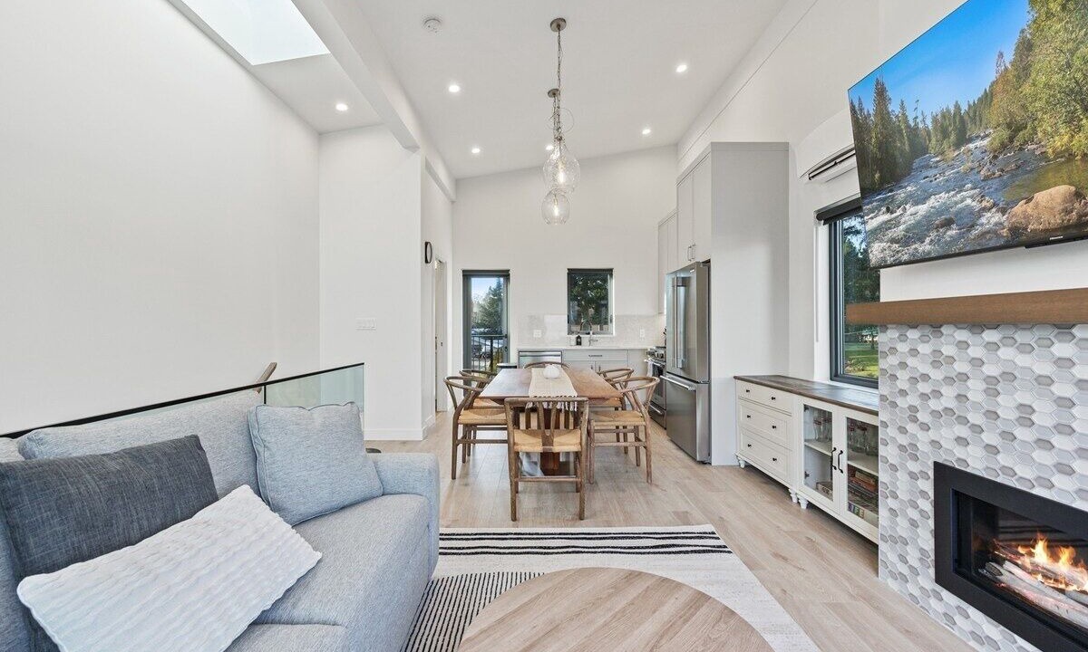 Photo of Livingroom in Black Creek