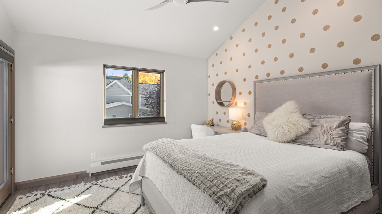 Photo of Bedroom in Basalt